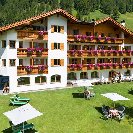 Hotel Jagdhof Selva di Val Gardena Bagian luar foto