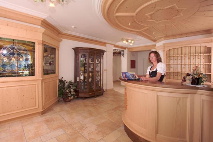 Hotel Jagdhof Selva di Val Gardena Bagian luar foto