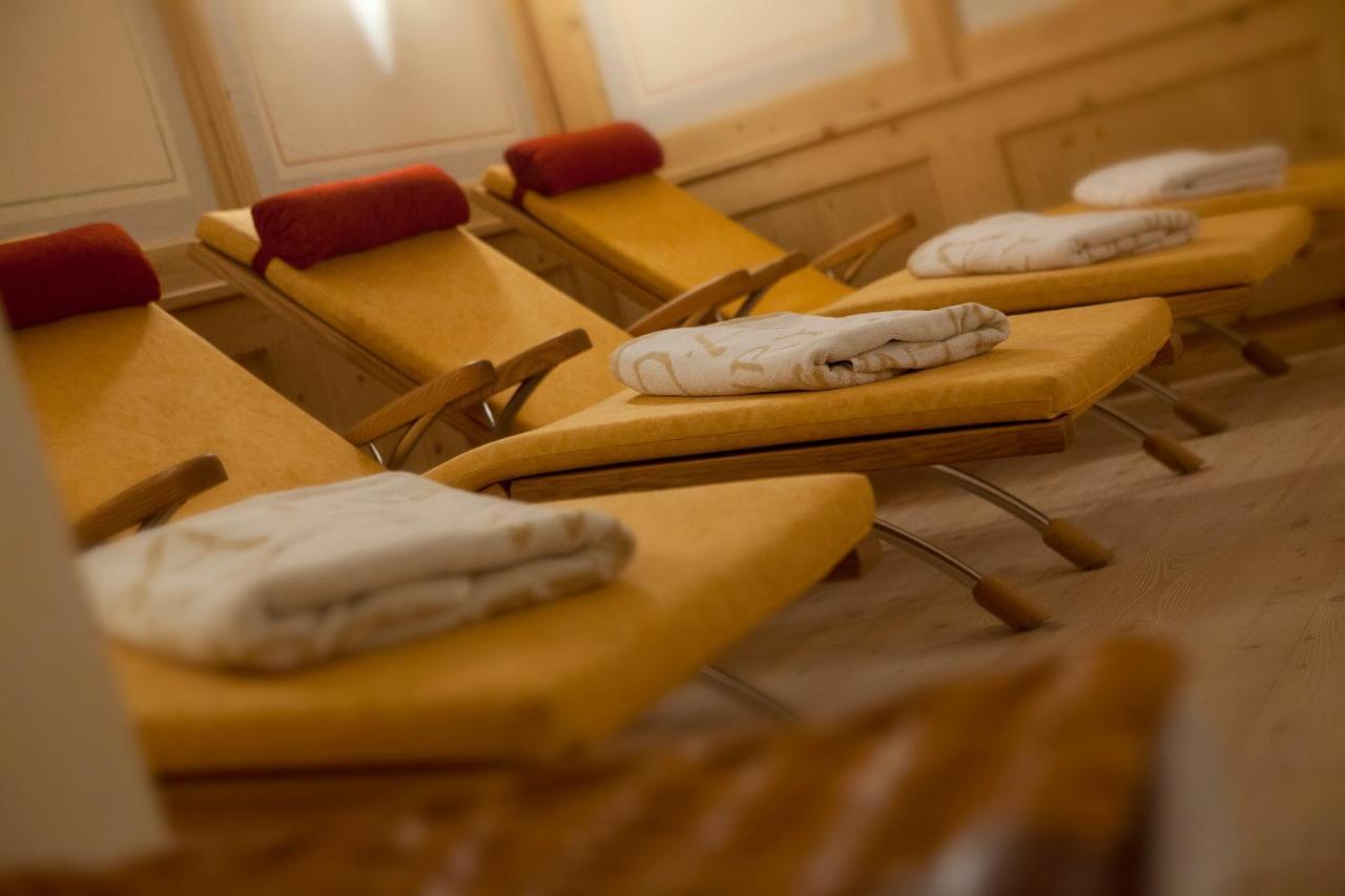 Hotel Jagdhof Selva di Val Gardena Bagian luar foto