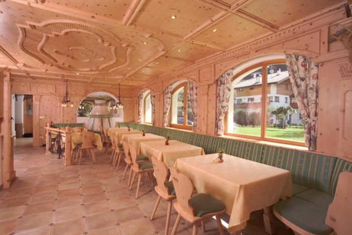Hotel Jagdhof Selva di Val Gardena Bagian luar foto