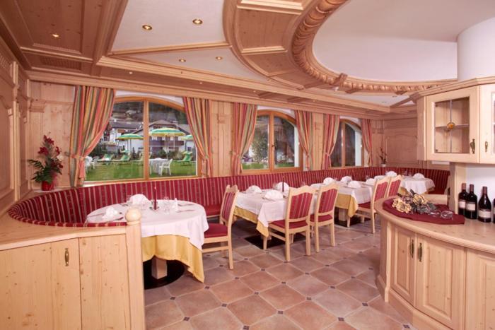 Hotel Jagdhof Selva di Val Gardena Bagian luar foto