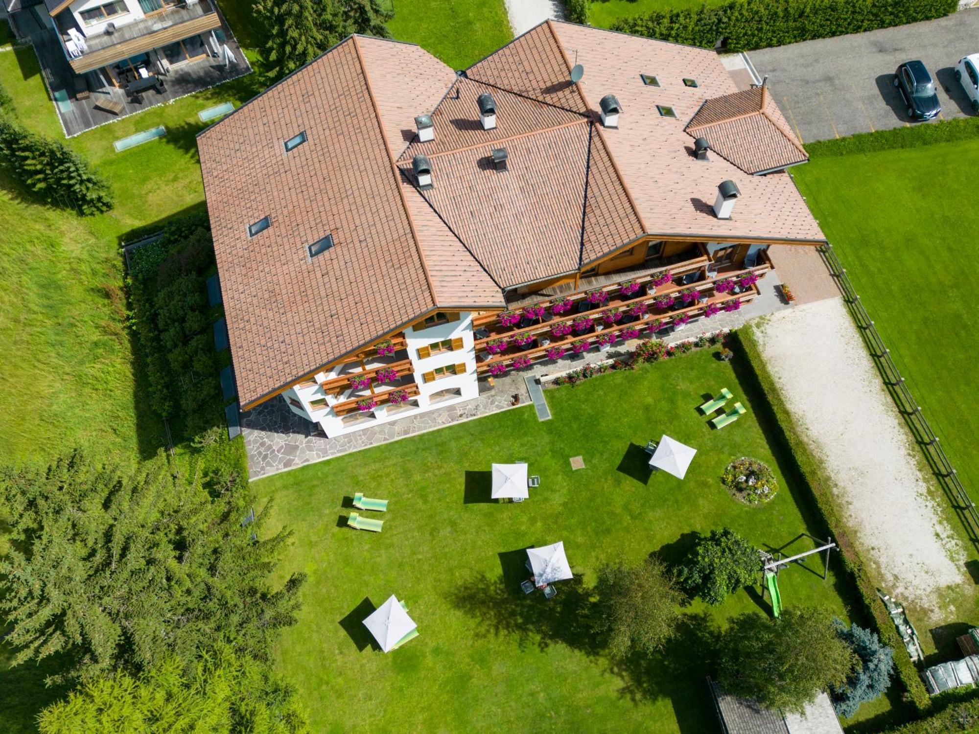 Hotel Jagdhof Selva di Val Gardena Bagian luar foto